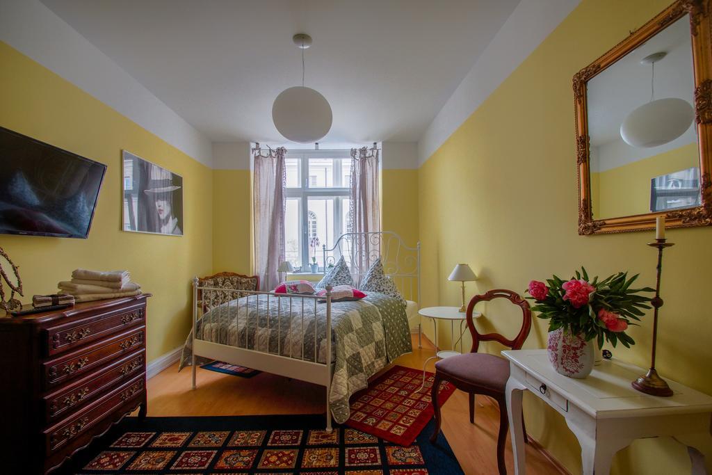 Cafe 28 & Pension Am Markt Вісмар Екстер'єр фото