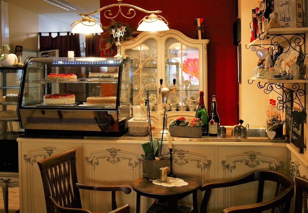 Cafe 28 & Pension Am Markt Вісмар Екстер'єр фото
