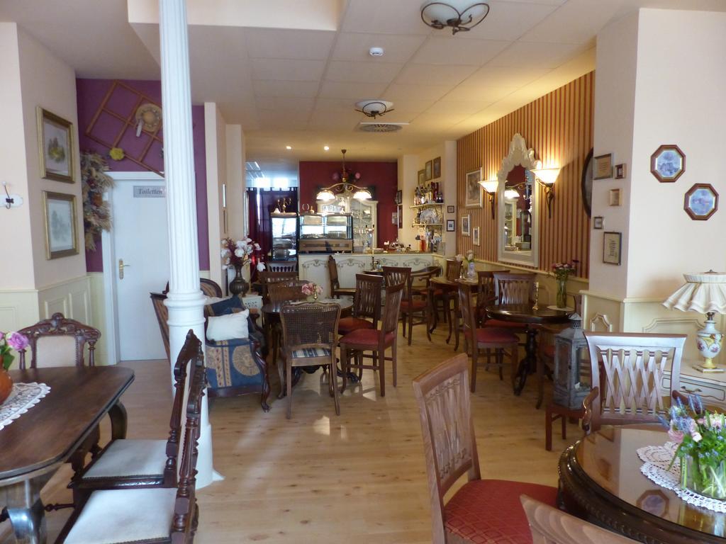 Cafe 28 & Pension Am Markt Вісмар Екстер'єр фото